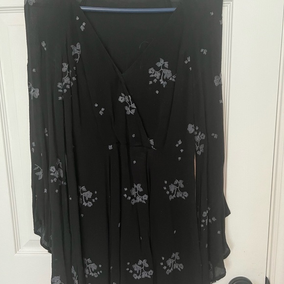 Free People black bell sleeve dress - Picture 1 of 6